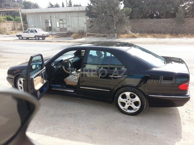 Mercedes E 240 2001, 240,000 km - 2.6 l - Bakı