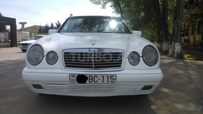 Mercedes E 220 1997, 425,000 km - 2.2 л - Sumqayıt