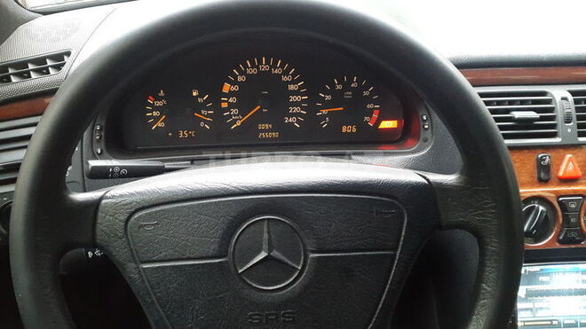 Mercedes E 230 1997, 270,000 km - 2.3 л - Bakı