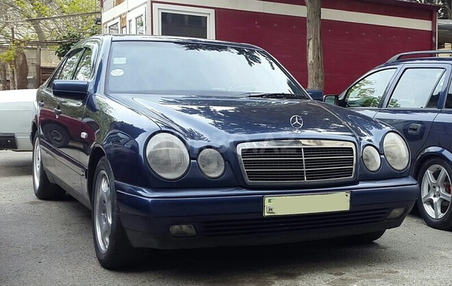 Mercedes E 230 1997, 270,000 km - 2.3 л - Bakı