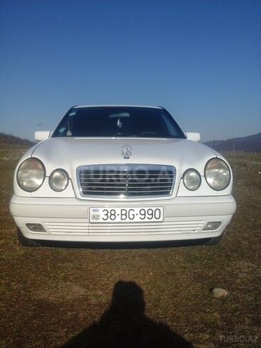 Mercedes E 240 1998, 353,000 km - 2.4 l - Qusar