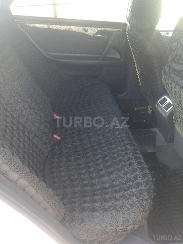 Mercedes E 240 1998, 353,000 km - 2.4 l - Qusar