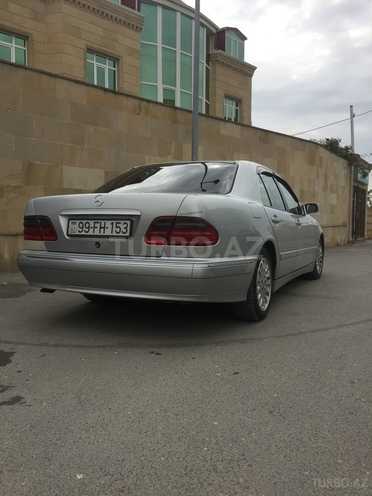 Mercedes E 220 2000, 396,000 km - 2.2 l - Bakı
