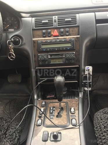 Mercedes E 220 2000, 396,000 km - 2.2 l - Bakı