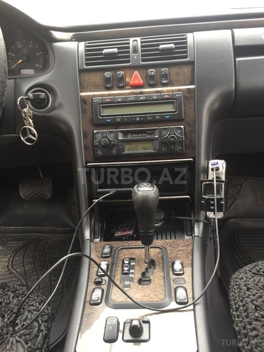Mercedes E 220 2000, 396,000 km - 2.2 l - Bakı