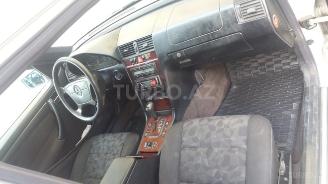 Mercedes C 200 1998, 240,000 km - 2.0 l - Bakı