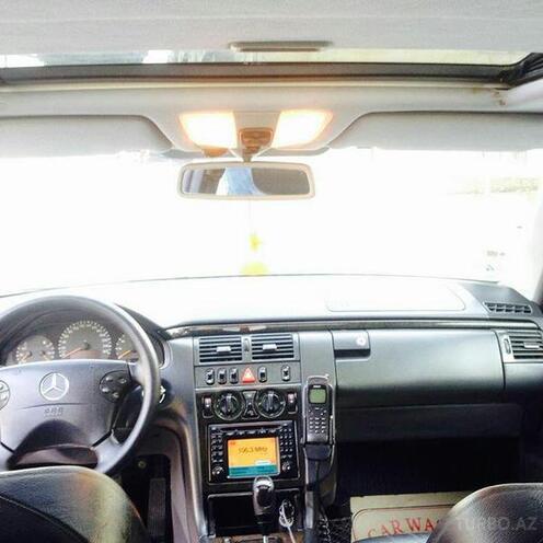 Mercedes E 240 2000, 249,000 km - 2.6 l - Bakı