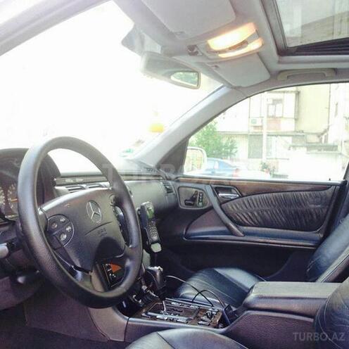 Mercedes E 240 2000, 249,000 km - 2.6 l - Bakı