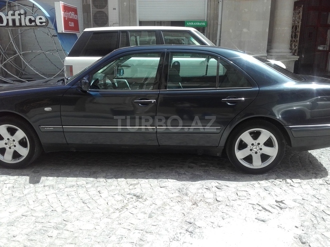 Mercedes E 200 1998, 183,500 km - 2.0 l - Bakı