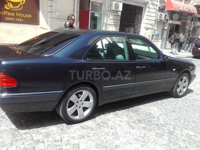 Mercedes E 200 1998, 183,500 km - 2.0 l - Bakı