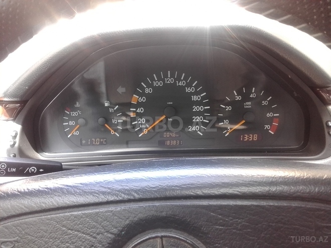 Mercedes E 200 1998, 183,500 km - 2.0 l - Bakı