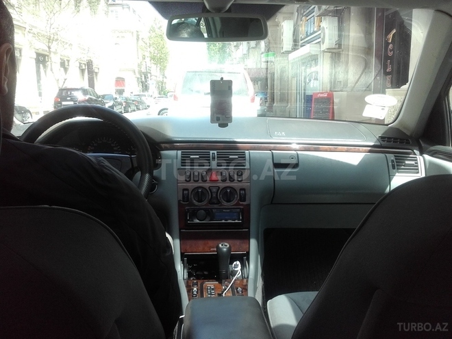 Mercedes E 200 1998, 183,500 km - 2.0 l - Bakı