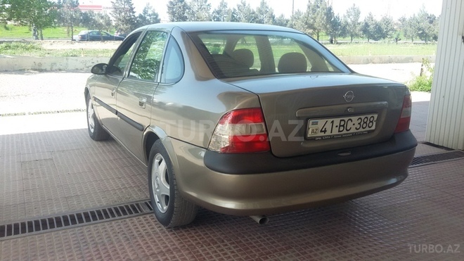 Opel Vectra 1998, 166,000 km - 1.8 l - Sumqayıt