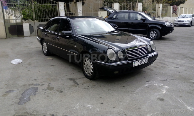Mercedes E 230 1996, 330,000 km - 2.3 l - Bakı