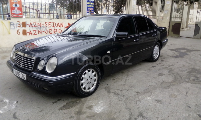 Mercedes E 230 1996, 330,000 km - 2.3 l - Bakı