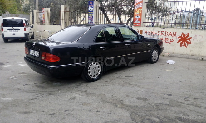 Mercedes E 230 1996, 330,000 km - 2.3 l - Bakı