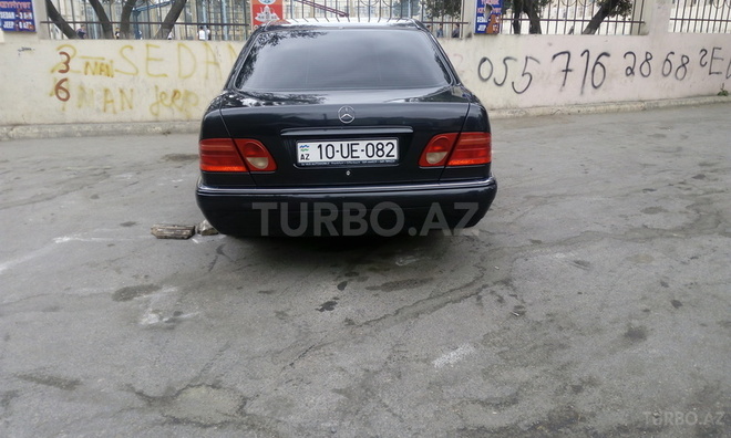 Mercedes E 230 1996, 330,000 km - 2.3 l - Bakı