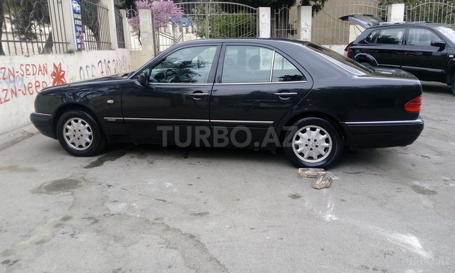 Mercedes E 230 1996, 330,000 km - 2.3 l - Bakı