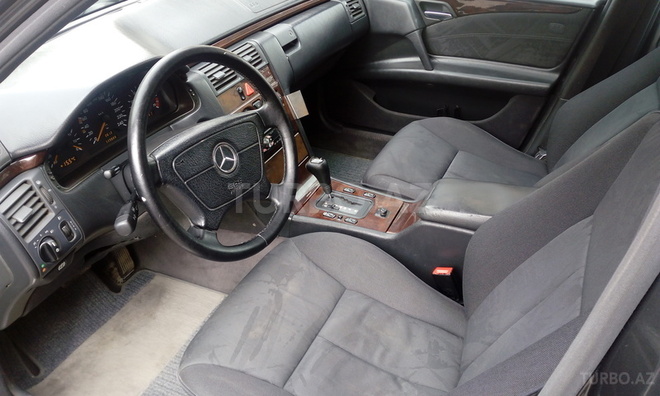 Mercedes E 230 1996, 330,000 km - 2.3 l - Bakı