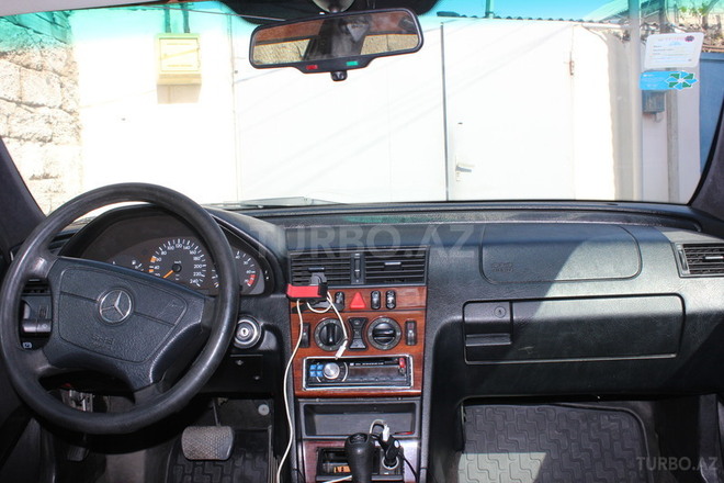 Mercedes C 180 1996, 300,000 km - 1.8 л - Bakı