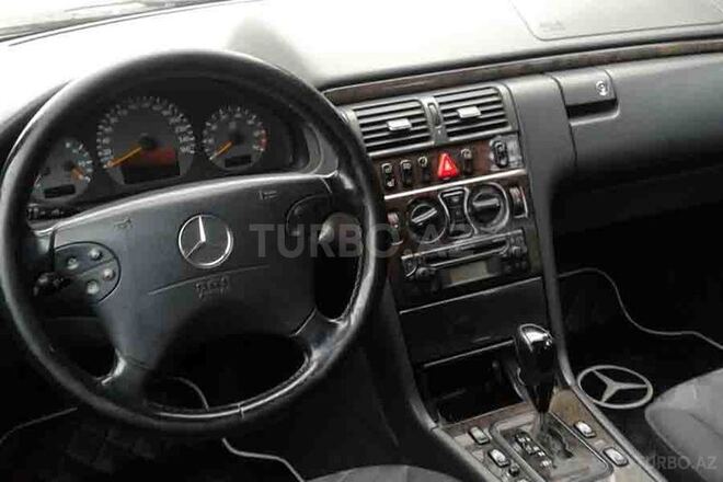 Mercedes E 240 2000, 254,000 km - 2.6 л - Bakı