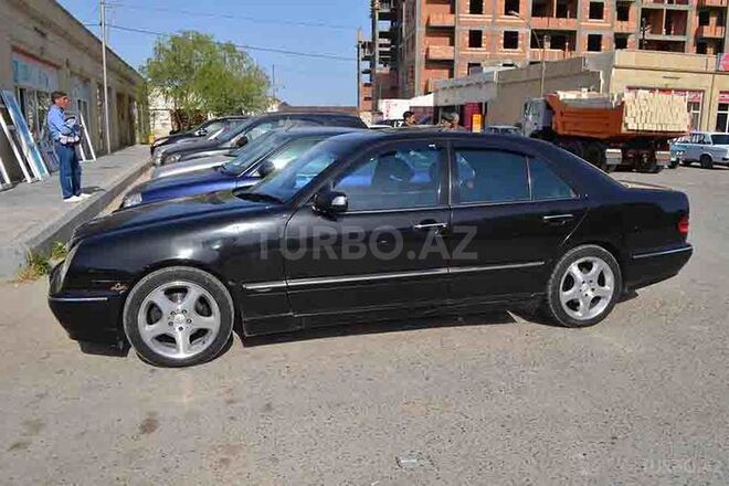 Mercedes E 240 2000, 254,000 km - 2.6 л - Bakı