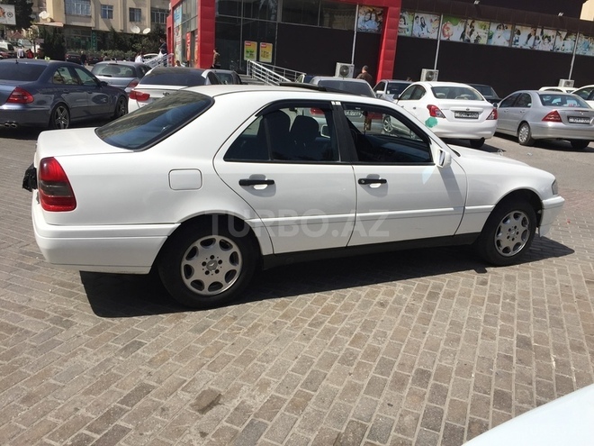 Mercedes C 220 1994, 25,400 km - 2.2 l - Bakı