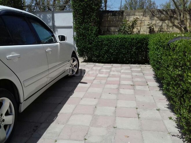 Mercedes E 220 2000, 255,000 km - 0.2 л - Qusar