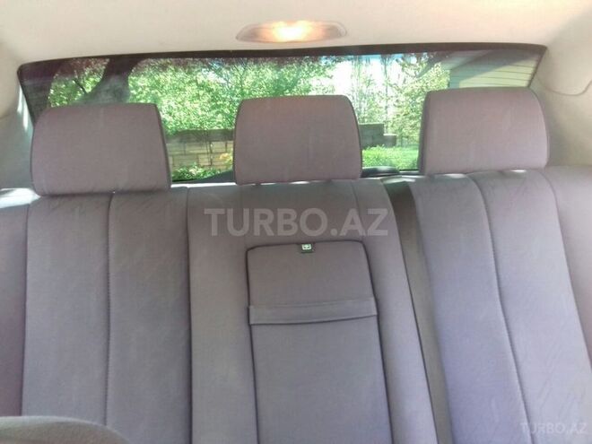 Mercedes E 220 2000, 255,000 km - 0.2 л - Qusar