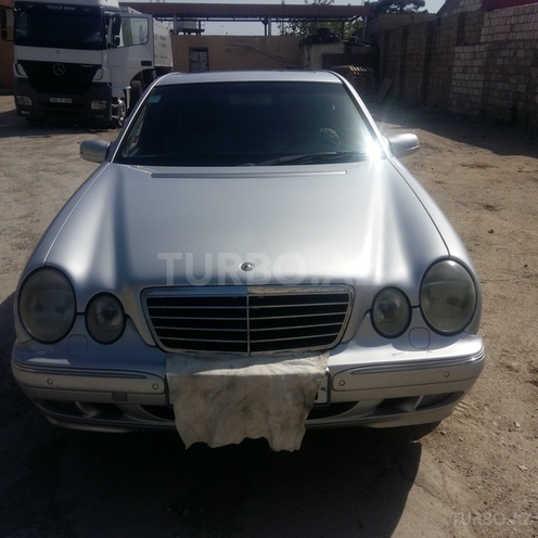 Mercedes E 270 1999, 40,000 km - 2.7 л - Sumqayıt