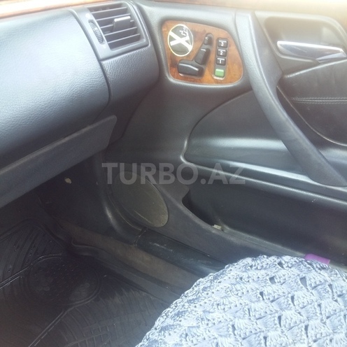 Mercedes E 270 1999, 40,000 km - 2.7 л - Sumqayıt