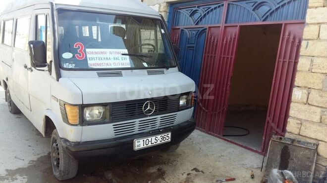 Mercedes 208 D 1992, 252,000 km - 2.5 l - Şirvan