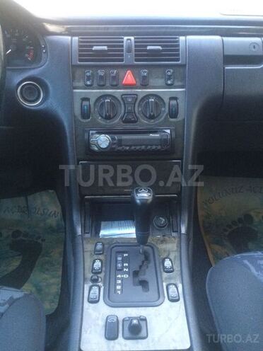 Mercedes E 200 1997, 184,000 km - 2.0 l - Bakı