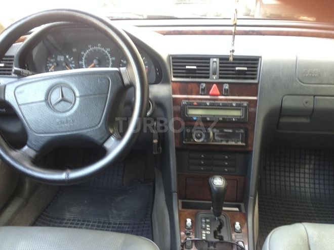 Mercedes C 230 1997, 261,000 km - 2.3 l - Bakı