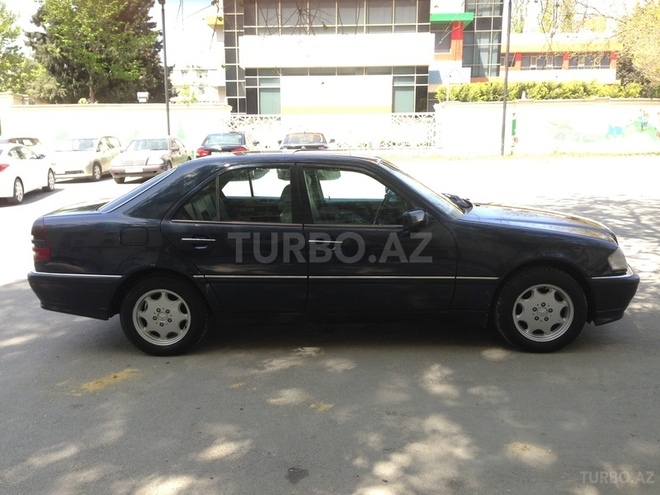 Mercedes C 230 1997, 261,000 km - 2.3 l - Bakı
