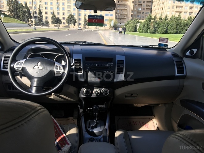 Mitsubishi Outlander 2008, 122,000 km - 3.0 l - Bakı