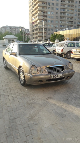 Mercedes E 240 2000, 300,000 km - 2.4 l - Bakı