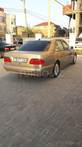 Mercedes E 240 2000, 300,000 km - 2.4 l - Bakı