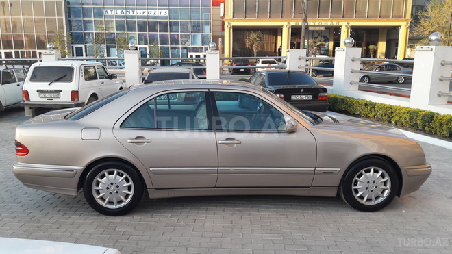Mercedes E 240 2000, 300,000 km - 2.4 l - Bakı