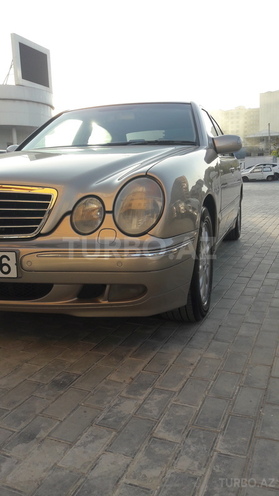 Mercedes E 240 2000, 300,000 km - 2.4 l - Bakı