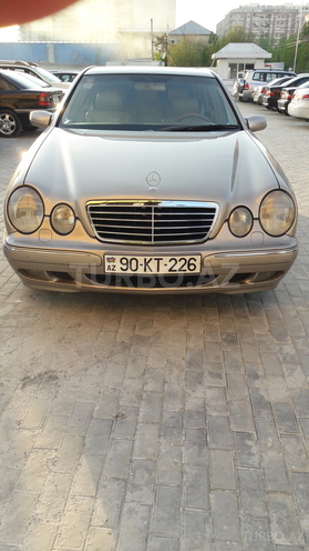 Mercedes E 240 2000, 300,000 km - 2.4 l - Bakı
