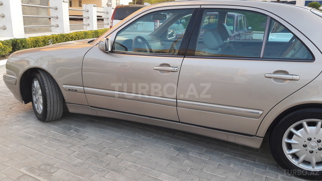 Mercedes E 240 2000, 300,000 km - 2.4 l - Bakı