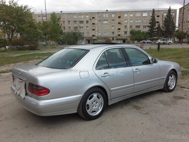 Mercedes E 240 1999, 277,000 km - 2.4 l - Gəncə
