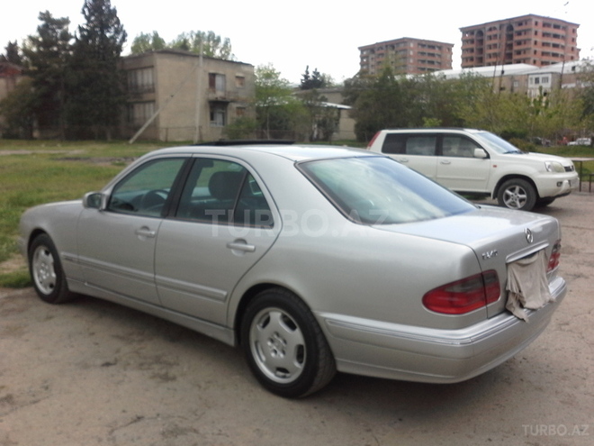 Mercedes E 240 1999, 277,000 km - 2.4 l - Gəncə