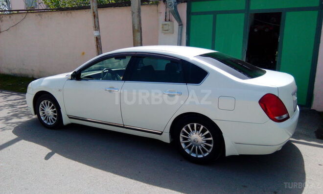 Nissan Teana 2004, 200,000 km - 2.3 l - Quba