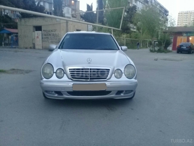 Mercedes E 220 1999, 352,000 km - 2.2 l - Bakı