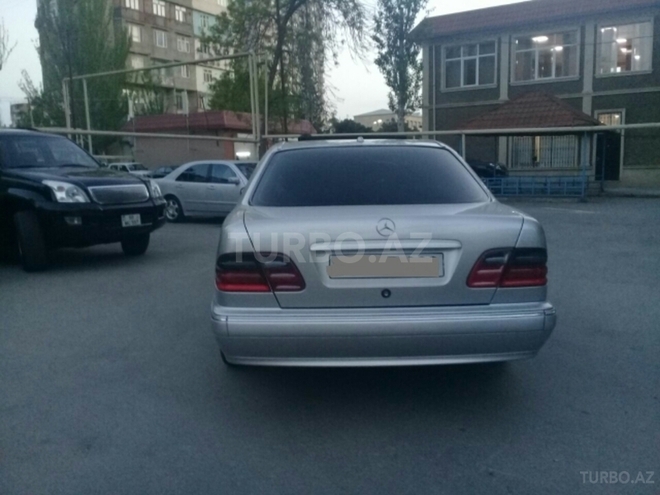 Mercedes E 220 1999, 352,000 km - 2.2 l - Bakı