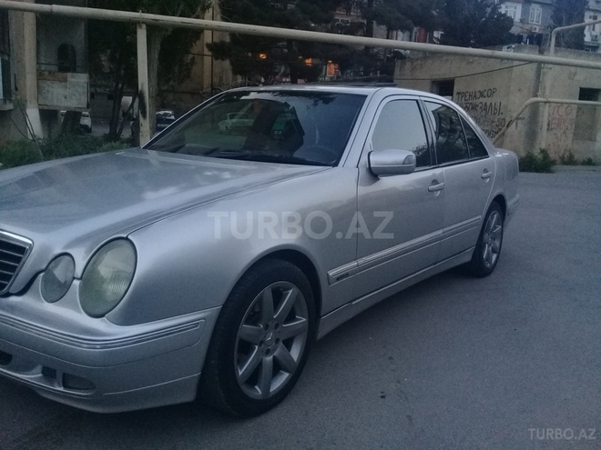 Mercedes E 220 1999, 352,000 km - 2.2 l - Bakı
