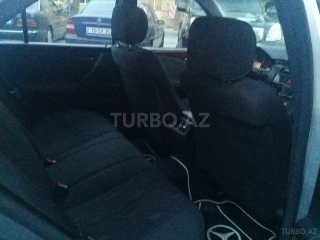 Mercedes E 220 1999, 352,000 km - 2.2 l - Bakı