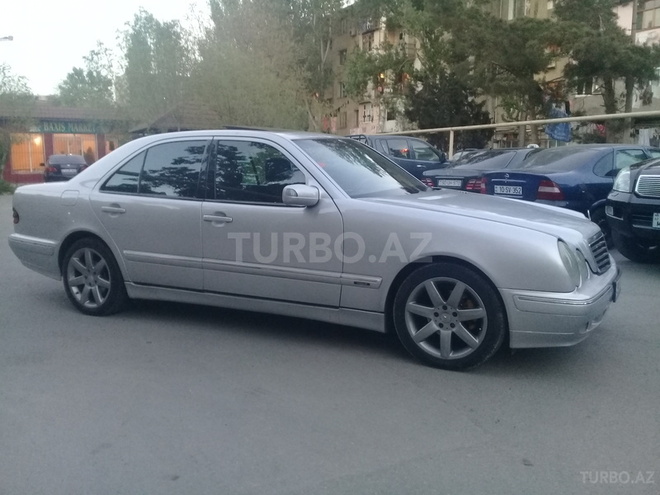 Mercedes E 220 1999, 352,000 km - 2.2 l - Bakı
